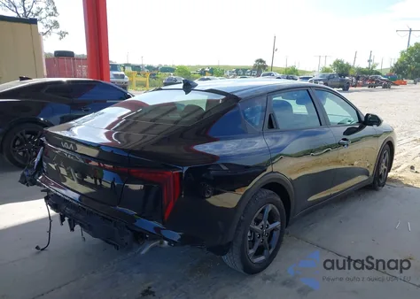 2025 Kia K4 Lxs из США, поврежденный, VIN 3KPFT4DE3SE093699